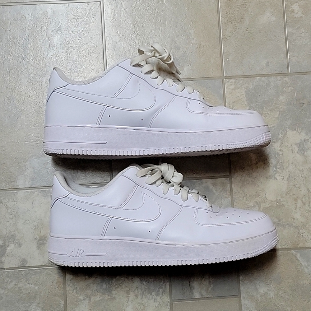 Air force 1s 07' size 12 white very lightly used